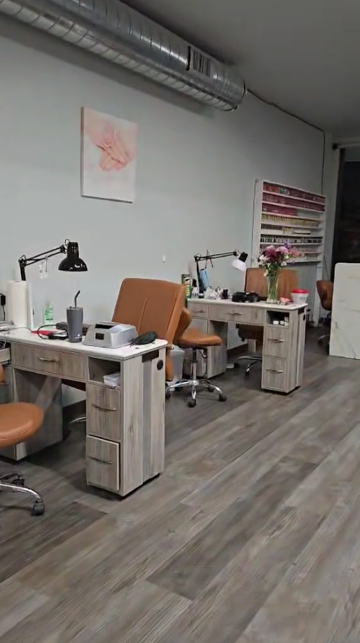 Lisa Nails Spa & Lashes nail photo 4